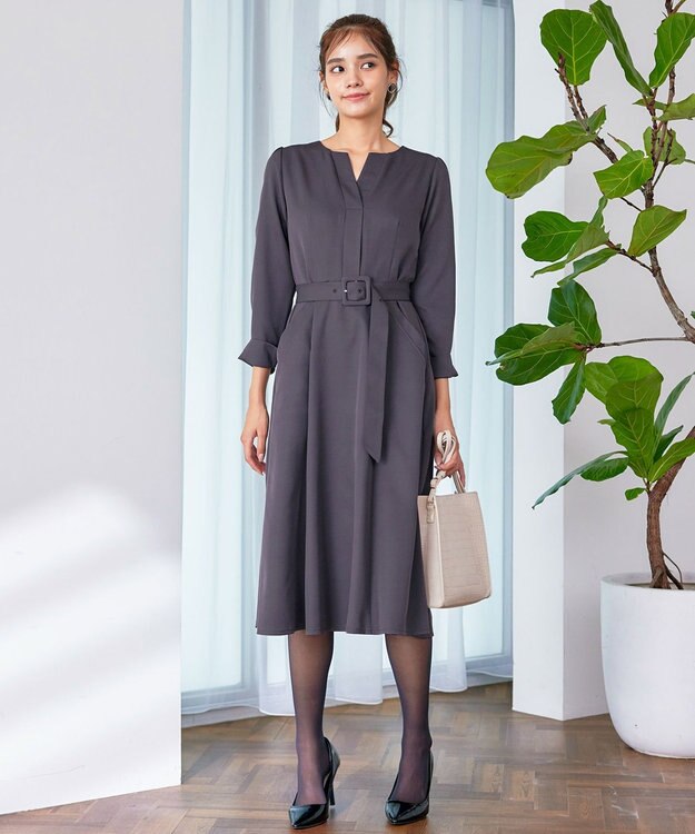 Tiaclasse 【洗える】ベルト付キーネックポケットワンピース チャコール