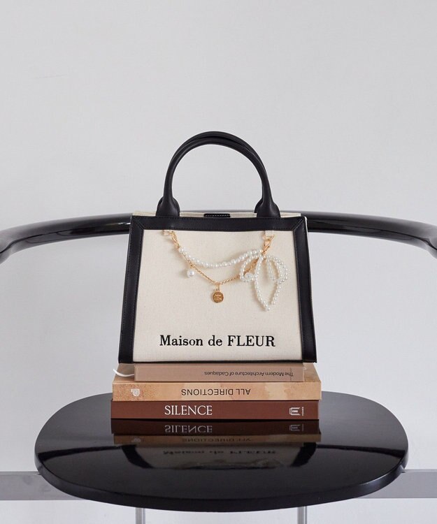 Maison de FLEUR チャーム付きスクエア2Wayバッグ Black