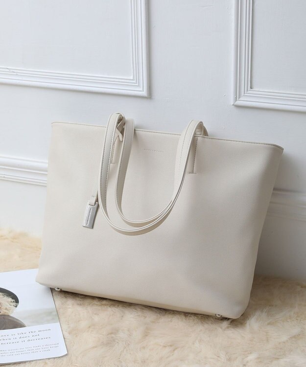style code 【MERCURYDUO/マーキュリーデュオ】レニス　チャーム付きシンプルラージトートバッグ アイボリー