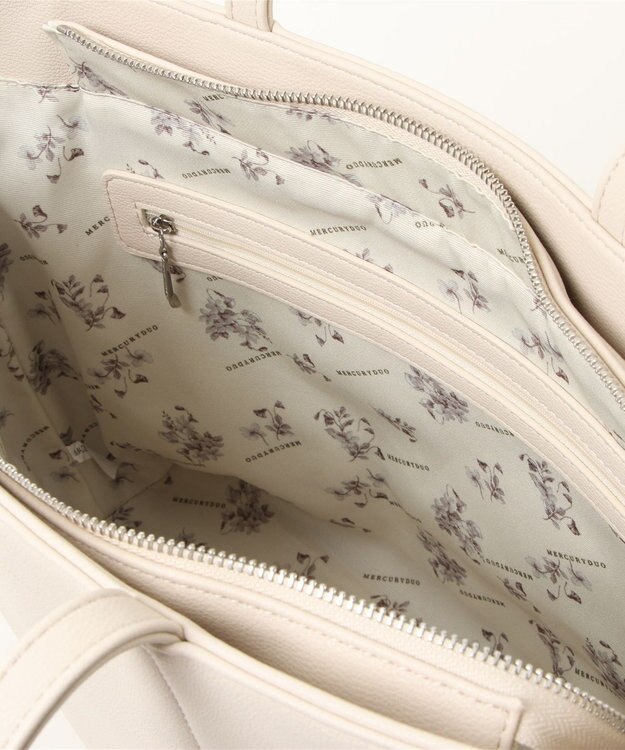 style code 【MERCURYDUO/マーキュリーデュオ】レニス　チャーム付きシンプルラージトートバッグ アイボリー