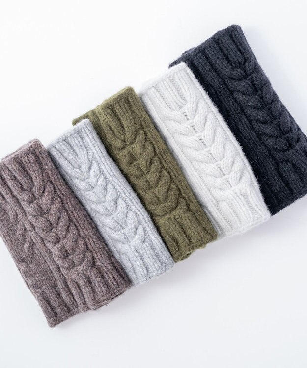AND WOOL 〈上質な素材と手仕事から生まれた優しいニット〉メリノウール・ケーブルアームウォーマー カーキ