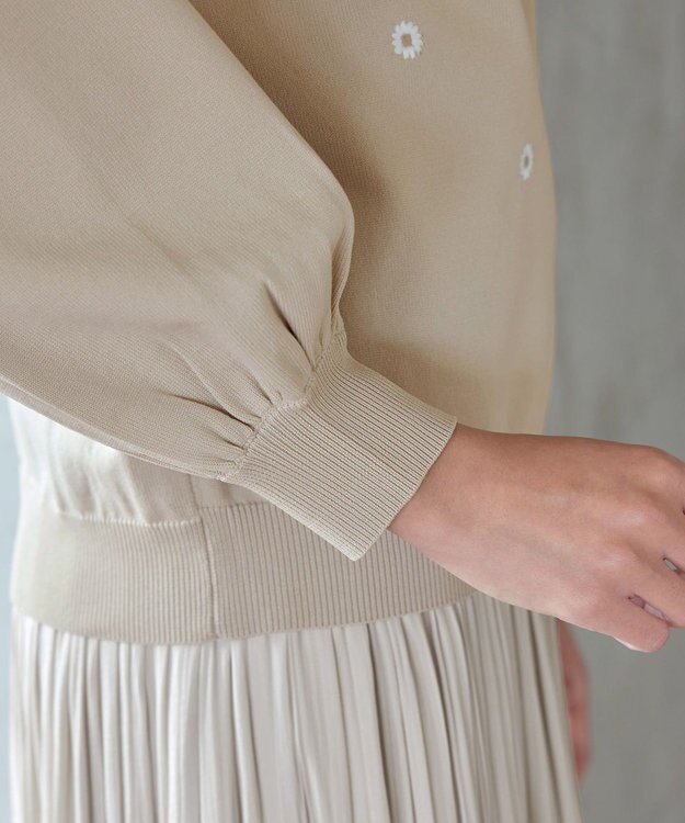 Tiaclasse 【洗える】フラワー刺繍ニットトップス ベージュ