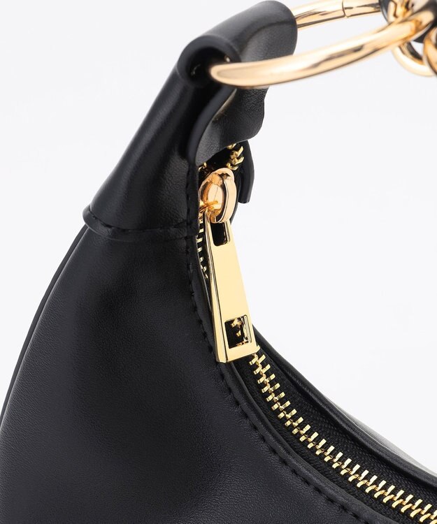 組曲 【加藤ローサさん着用】キャットショルダー バッグ ブラック系