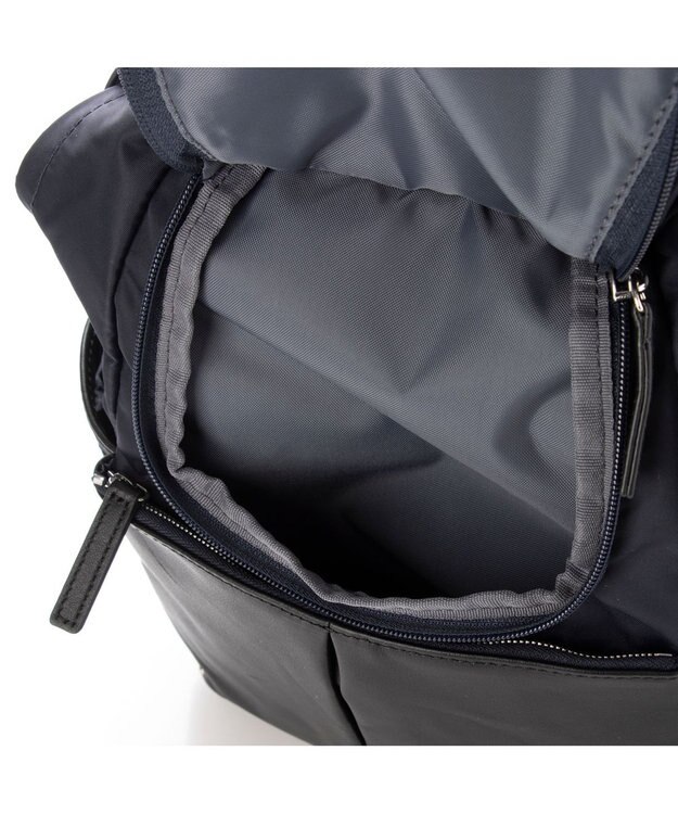 Y'SACCS NEWナイロン×レザーコンビシリーズ　前ポケットミニリュックサック ネイビー