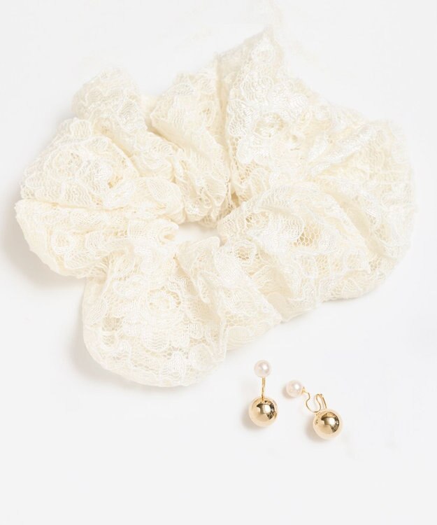 Phoebe <オンワード限定セット>ガーリッシュレースシュシュ×バックモチーフイヤリング ホワイト