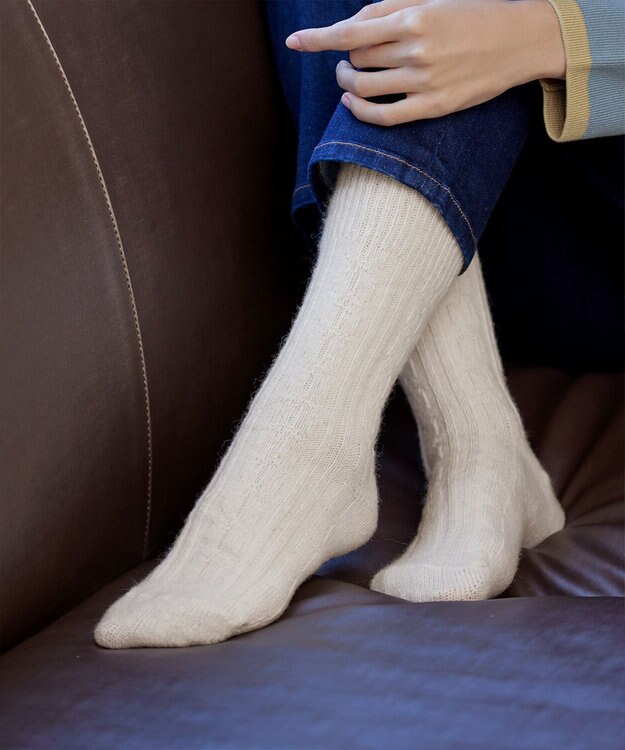 Tiaclasse ケーブル柄編みソックス アイボリー