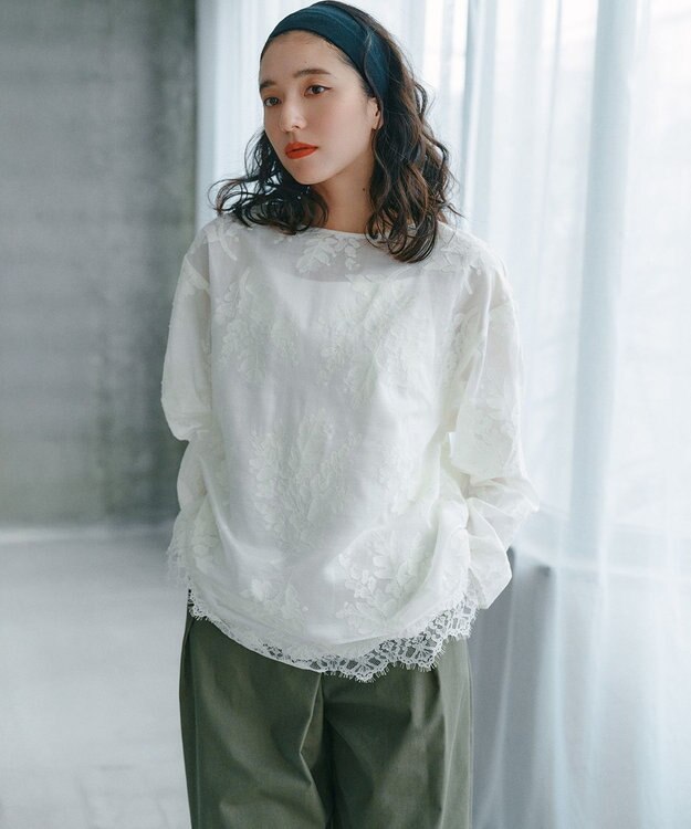 23区 サテンレースキャミソール アイボリー系