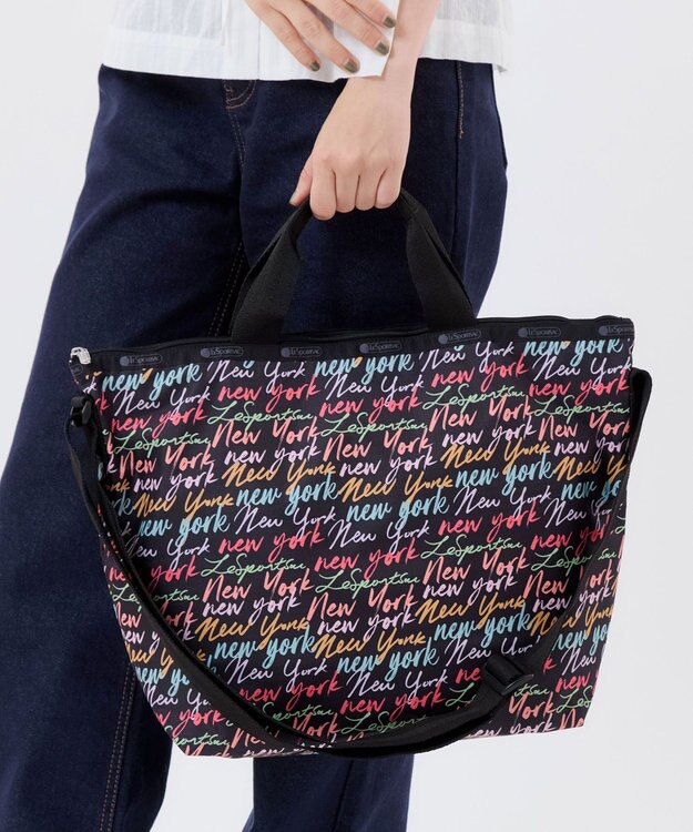 LeSportsac DELUXE EASY CARRY TOTE/NYCスクリプトブラック NYCスクリプトブラック