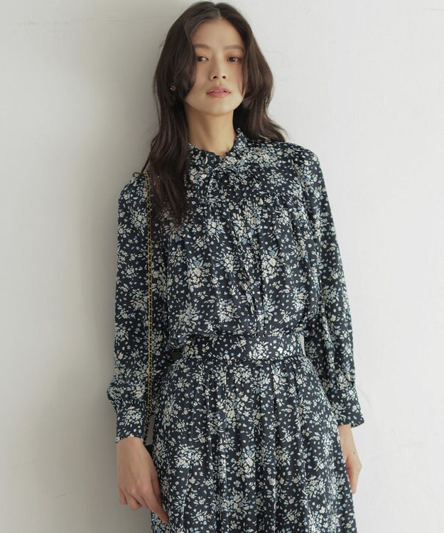 組曲 モザイクフラワープリント ブラウス ネイビー系5