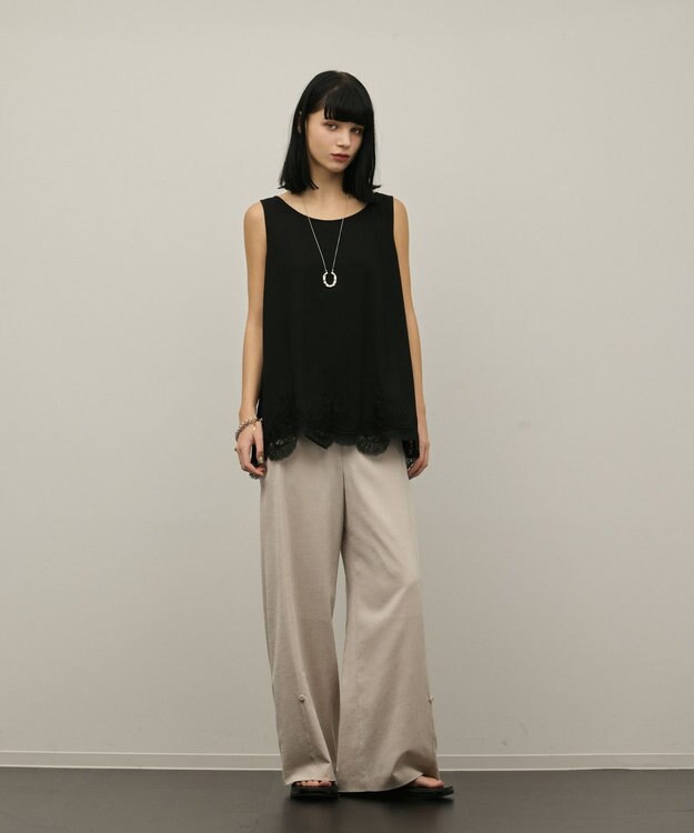 GRACE CONTINENTAL ヘムレースカットトップ ブラック