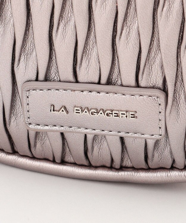 LA BAGAGERIE ランダムプリーツショルダーバッグ タテ ガンメタリック