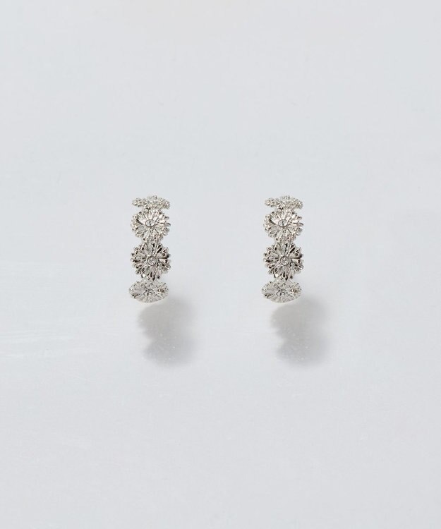 Phoebe 【金属アレルギー対応】マーガレットフラワーフープピアス　シルバー シルバー