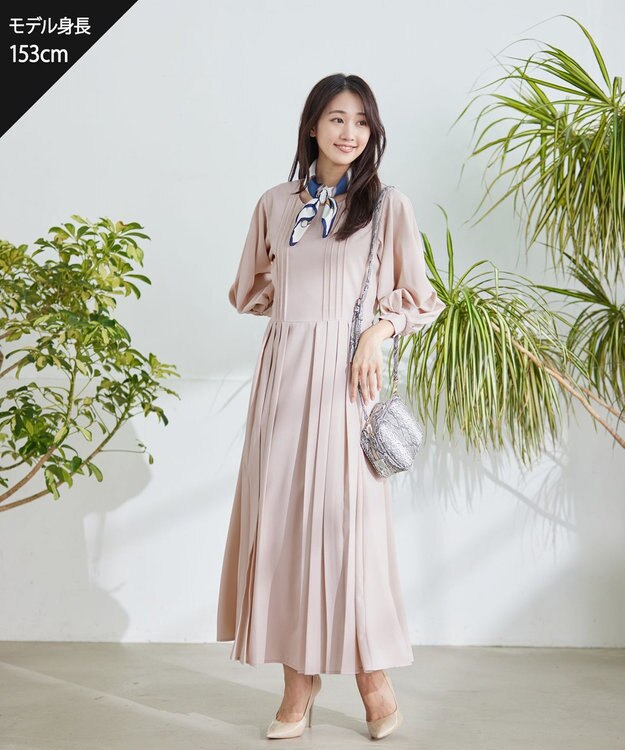 Tiaclasse L 【洗える】シンメトリープリーツワンピース ライトベージュ