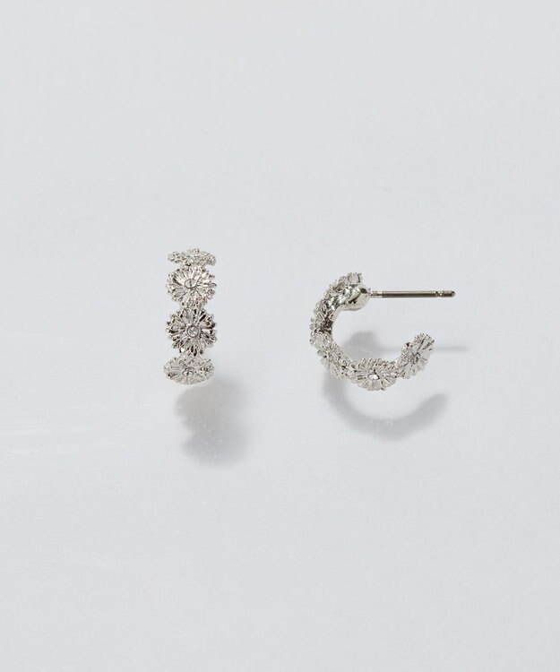 Phoebe 【金属アレルギー対応】マーガレットフラワーフープピアス　シルバー シルバー