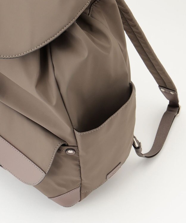 Y'SACCS ミリタリーフラップリュックサック グレージュ