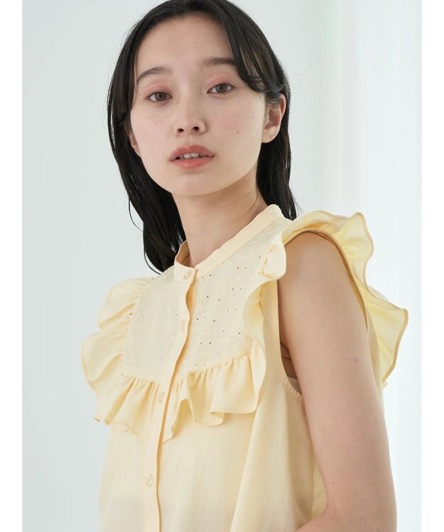 earth music&ecology デコルテレースフリルブラウス Yellow