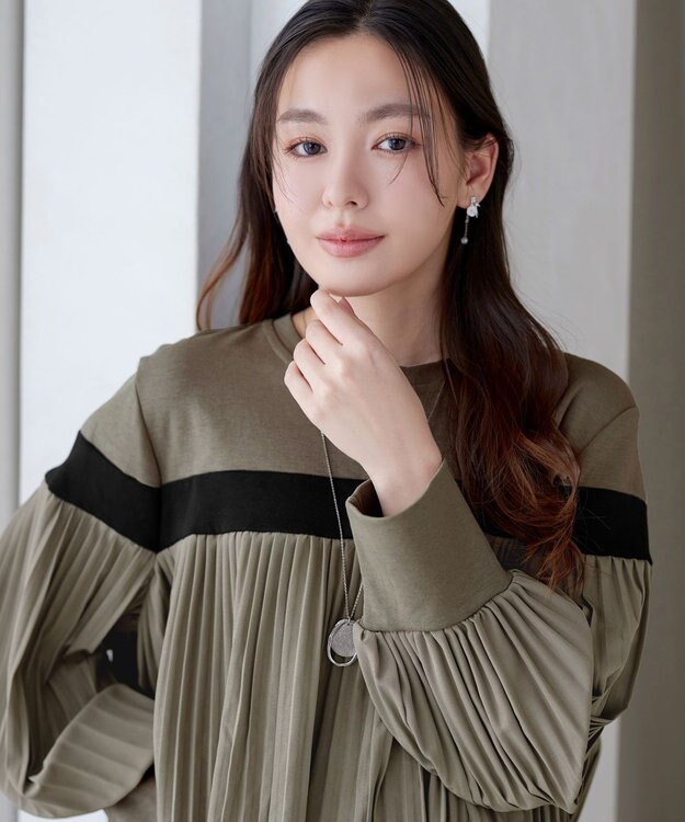 Tiaclasse 配色ラインプリーツプルオーバー カーキ