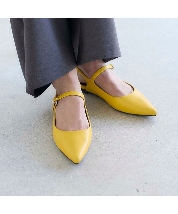 MODE ET JACOMO <noyau>ポインテッドトゥバックベルトパンプス イエロー