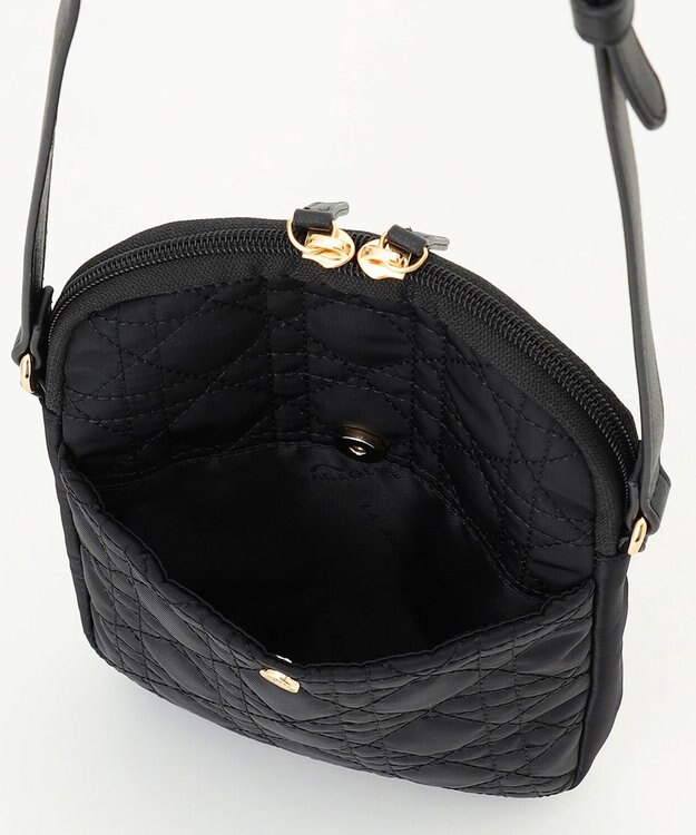 LA BAGAGERIE グリッドキルティングショルダー ブラック