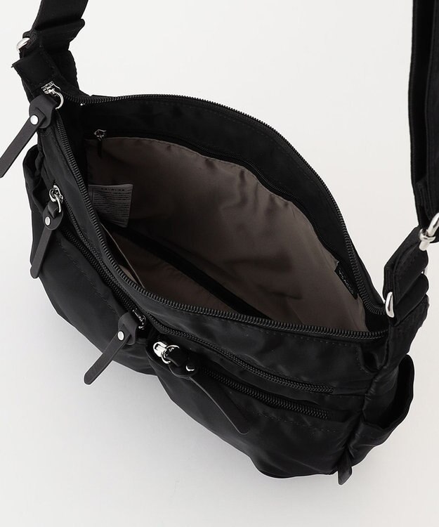 Y'SACCS トリプルポケットベーシックショルダー ブラック