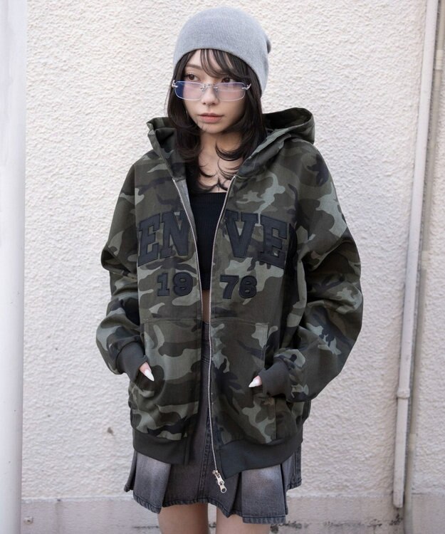 WEGO カレッジロゴBIGZIPパーカー 柄1