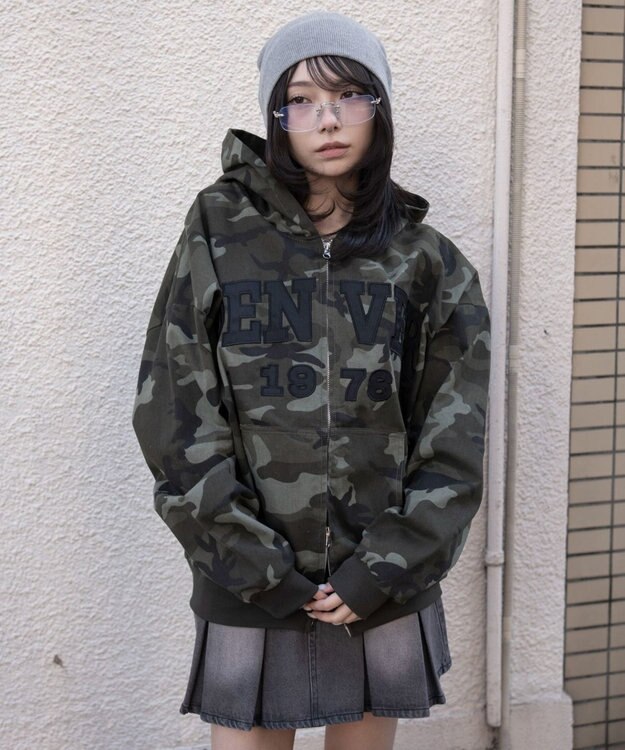 WEGO カレッジロゴBIGZIPパーカー 柄1