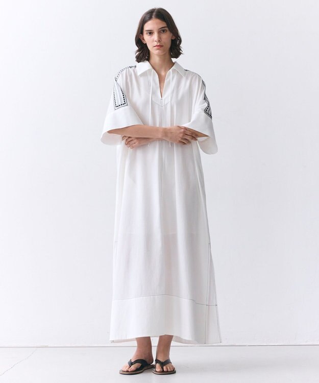 BEIGE， AXI / 刺繍ステッチ ドルマンロングドレス Ecru