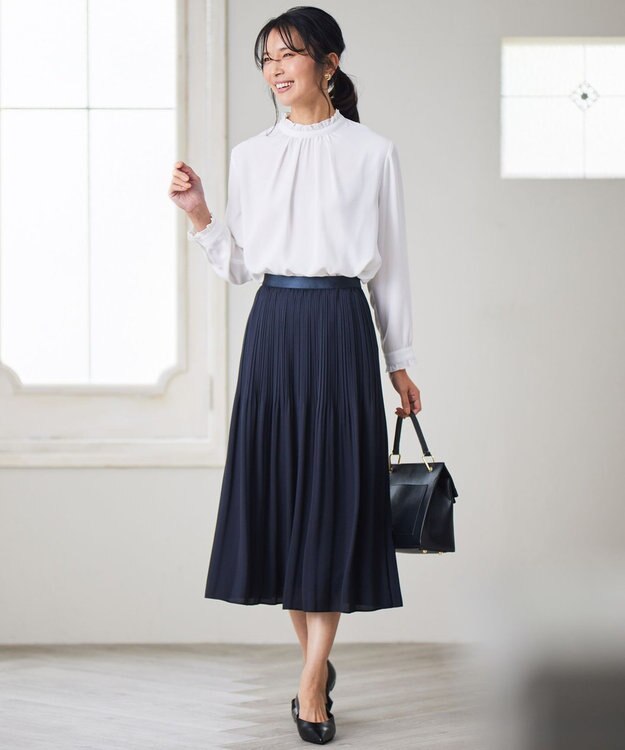 23区 【洗える】バックサテンアムンゼン フリルカラー ブラウス ホワイト系