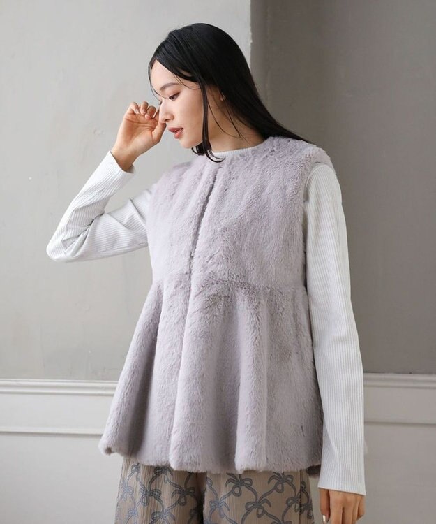 Green Parks ・ＥＬＥＮＣＡＲＥ　ＤＵＥペプラムフェイクファーベス Gray Beige