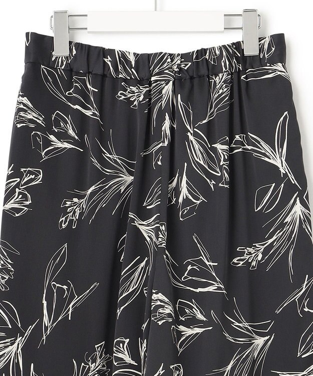 23区 【洗える】ラインフラワープリント ワイドパンツ ブラックプリント