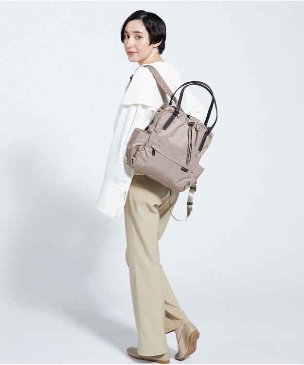 Y'SACCS 【Y’SACCS vous et】ポーチ付き4WAYリュック ベージュ