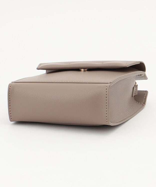 LA BAGAGERIE 【maison vert】 【超軽量！】フラップスマートショルダー グレージュ