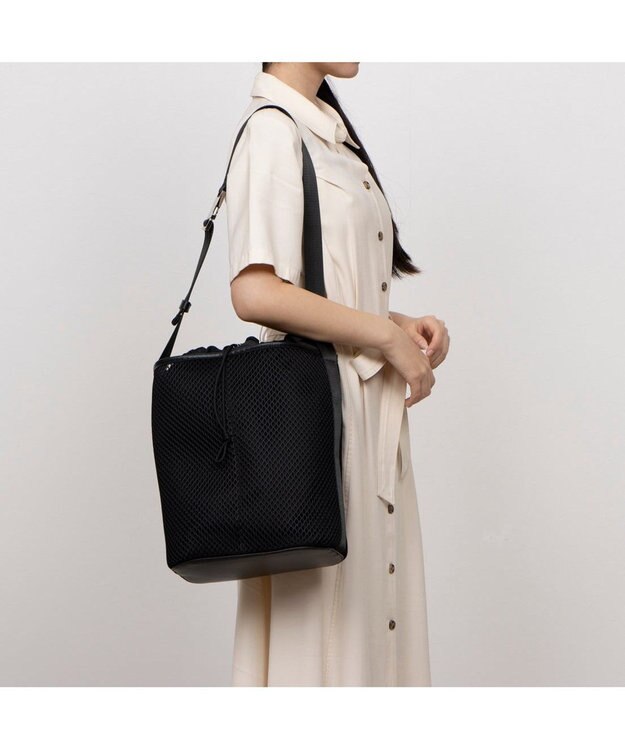 UNBILLION カカトゥ kakatoo / メッシュバゲットショルダーバッグ ブラック