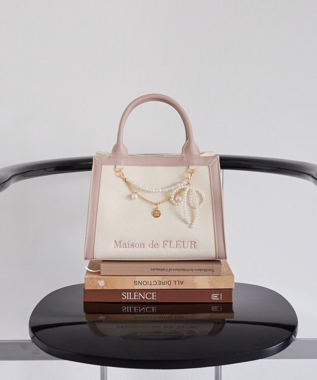 Maison de FLEUR チャーム付きスクエア2Wayバッグ Pink