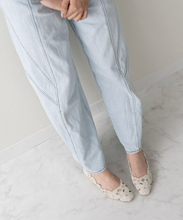 Bridget Birkin 【Bridget Birkin】フラワーカットワークラメパンプス アイボリー雑材