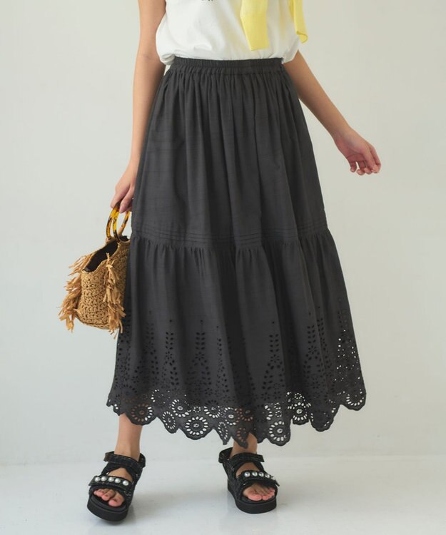 Feroux 【洗える】刺繍ティアード スカート グレー系