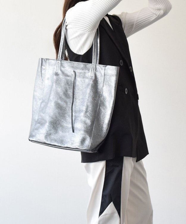 INTER-CHAUSSURES 【ANDREA CARDONE ITALI】メタリックレザートートバッグ グレー