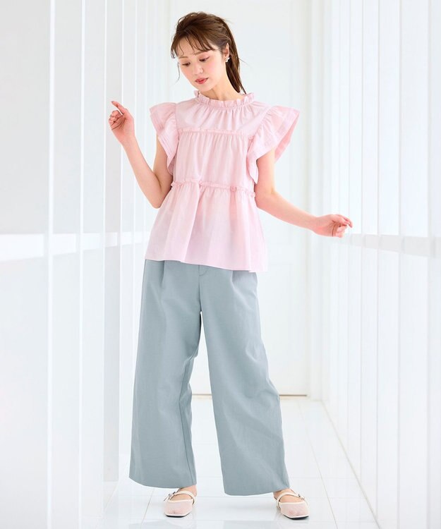 Feroux 【洗える】ペプラムシルエットフリルブラウス ピンク系