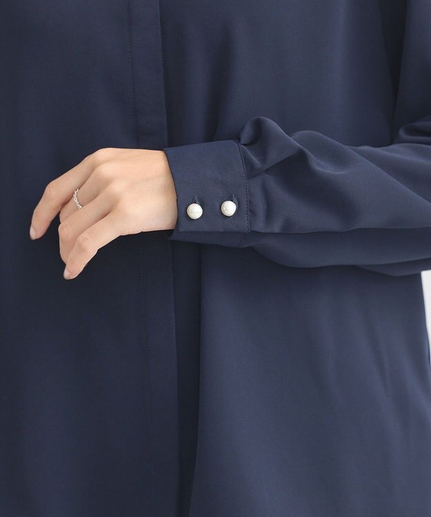 earth music&ecology 襟ビジューブラウス Navy