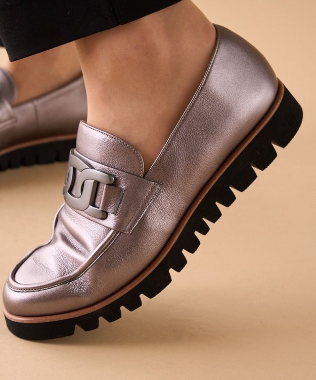 Dominic3 スニーカーソール チェーンモチーフローファー ブラックエナメル