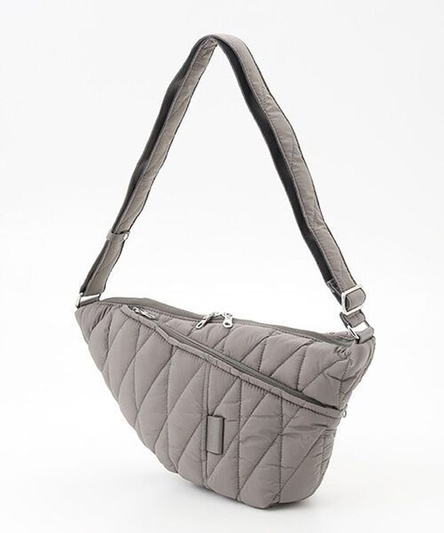 Y'SACCS バイアスキルトショルダー グレージュ