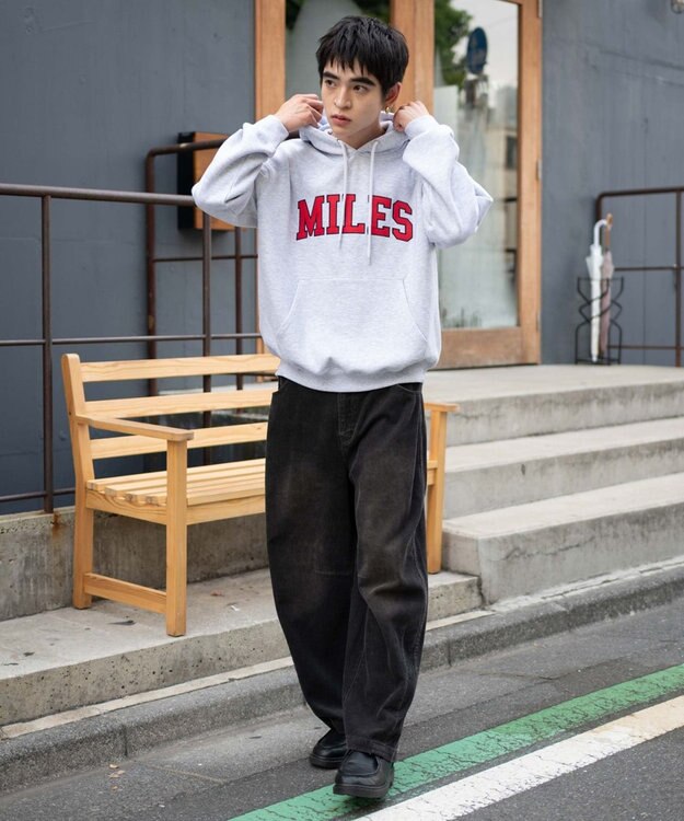 WEGO 【ユニセックス着用ITEM/SMLサイズ展開】グラフィックロゴプルパーカー アッシュグレー