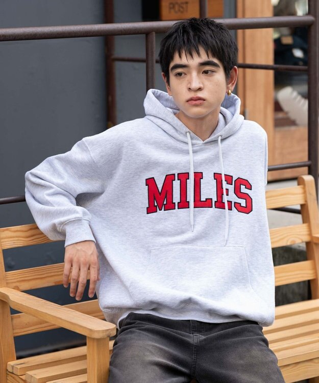 WEGO 【ユニセックス着用ITEM/SMLサイズ展開】グラフィックロゴプルパーカー アッシュグレー