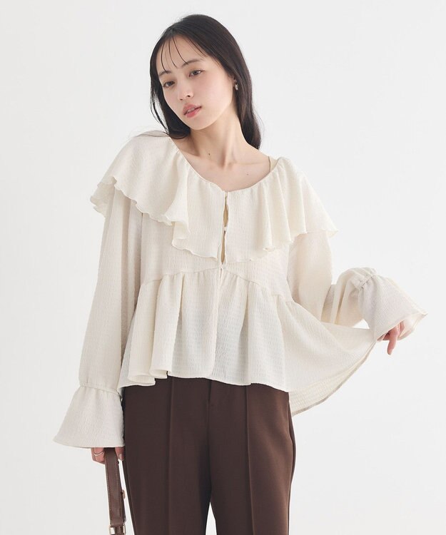 earth music&ecology 【予約】ラッフルカラーカットブラウス アイボリー