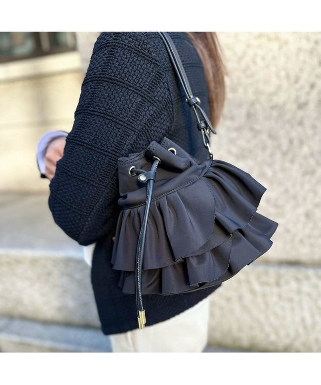 LA BAGAGERIE 【インスタグラマー chiyoさん×LA BAGAGERIE】フリルバケットバッグ ブラック