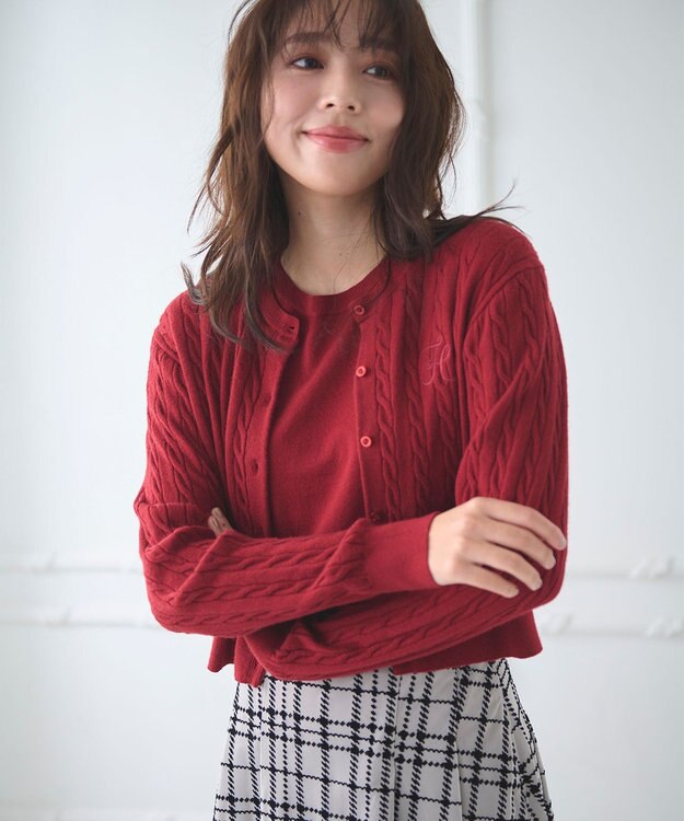 Feroux 【古畑星夏さん着用・アンサンブル】ロゴ刺繍入りケーブルアンサンブル ニット レッド系