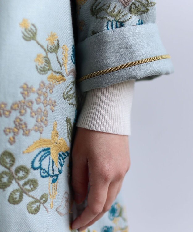 muuc 〈通年着られる心地よいリネンウール〉フクシアの花刺繍 シェルボタン使用 裏地有り テーラードカラー比翼仕立てコート ブルー