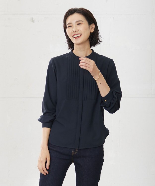 J.PRESS LADIES 【洗える】ヌーディスバックサテン バンドカラー ブラウス ネイビー系