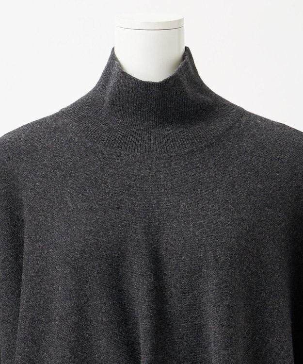 23区 【R(アール)】マイクロンメリノウール ニットケープ チャコールグレー系