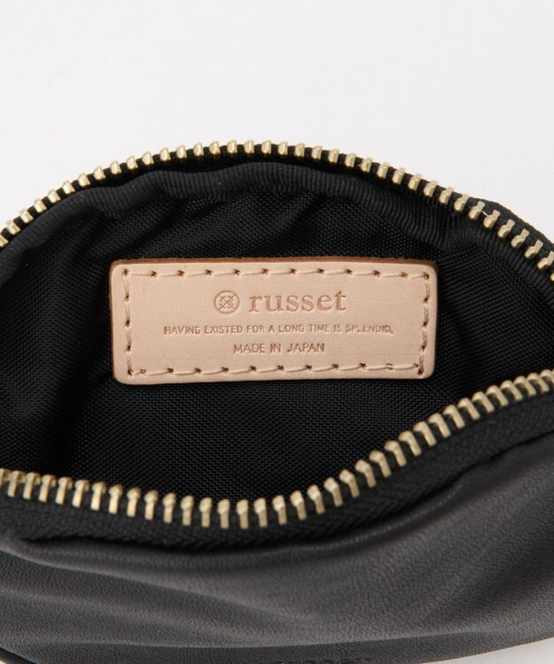 russet カラビナ付き ソフトレザー横長ポーチ(Z-218) Black